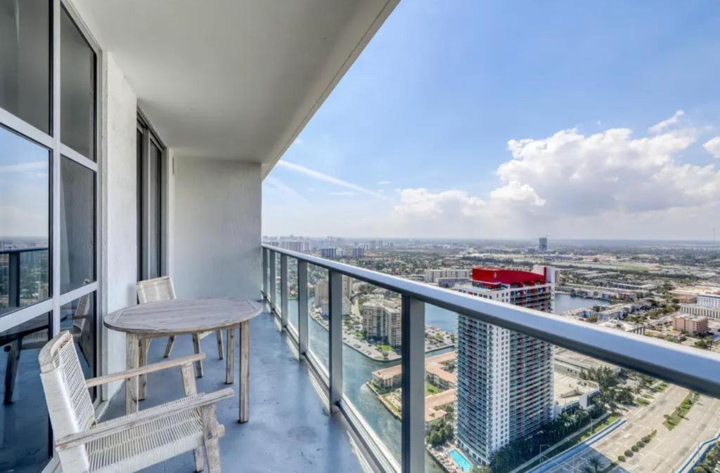 5 Amenities Luxury 3 Bedroom Front Intercostal View Hollywood Buitenkant foto